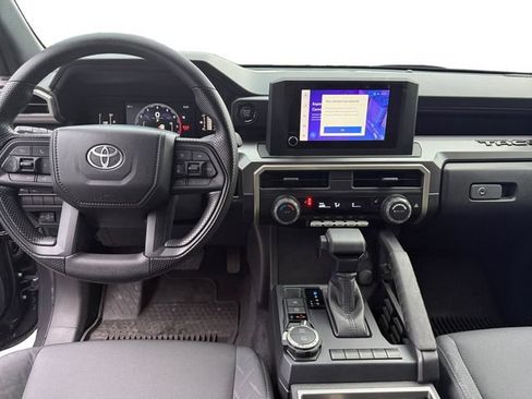 Used 2025 Toyota Tacoma SR5 AWD/4WD image 10