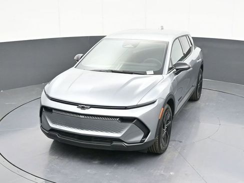 New 2026 Chevrolet Equinox EV LT image 60