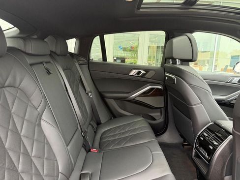 Used 2026 BMW X6 xDrive40i AWD/4WD image 10