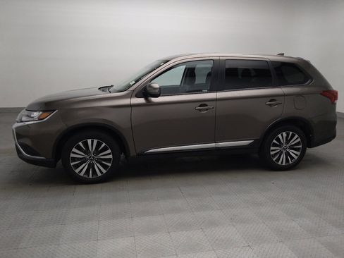 Used 2020 Mitsubishi Outlander SE FWD image 2
