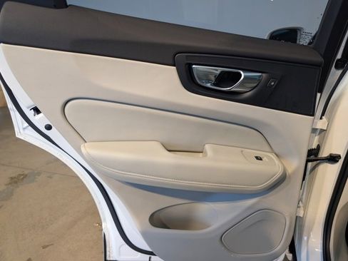 Used 2023 Volvo XC60 B5 Plus w/ Climate Package image 25