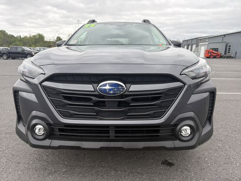 Used 2025 Subaru Outback Premium AWD/4WD image 9