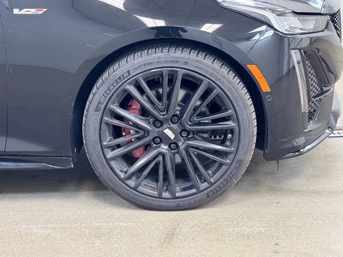 Used 2020 Cadillac CT5 V w/ Premium Package image 4