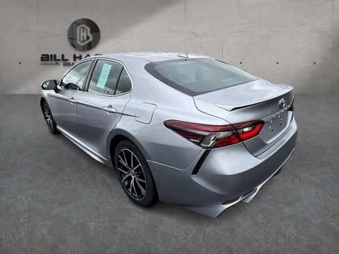 Used 2022 Toyota Camry SE FWD image 8