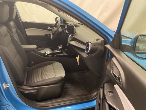 New 2025 Chevrolet Trax LT image 15