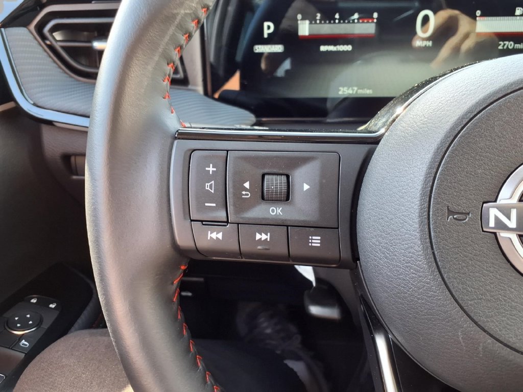 Used 2025 Nissan Kicks SR w/ SR Premium Package AWD/4WD image 13