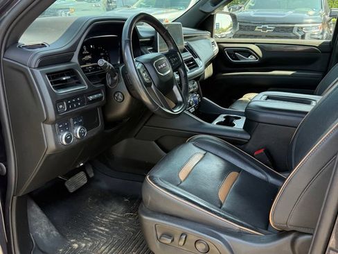 Used 2023 GMC Yukon XL AT4 w/ Technology Package AWD/4WD image 13