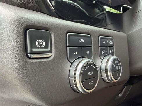 Used 2025 GMC Sierra 1500 SLT AWD/4WD image 27