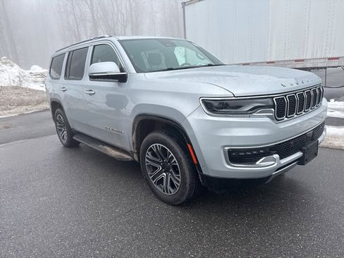 Used 2022 Jeep Wagoneer Series III image 2