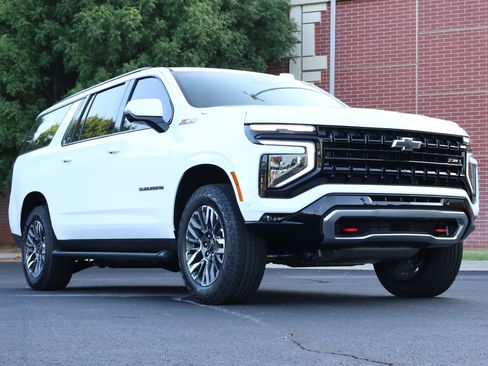 New 2026 Chevrolet Suburban Z71 w/ Z71 Off-Road Package AWD/4WD image 1