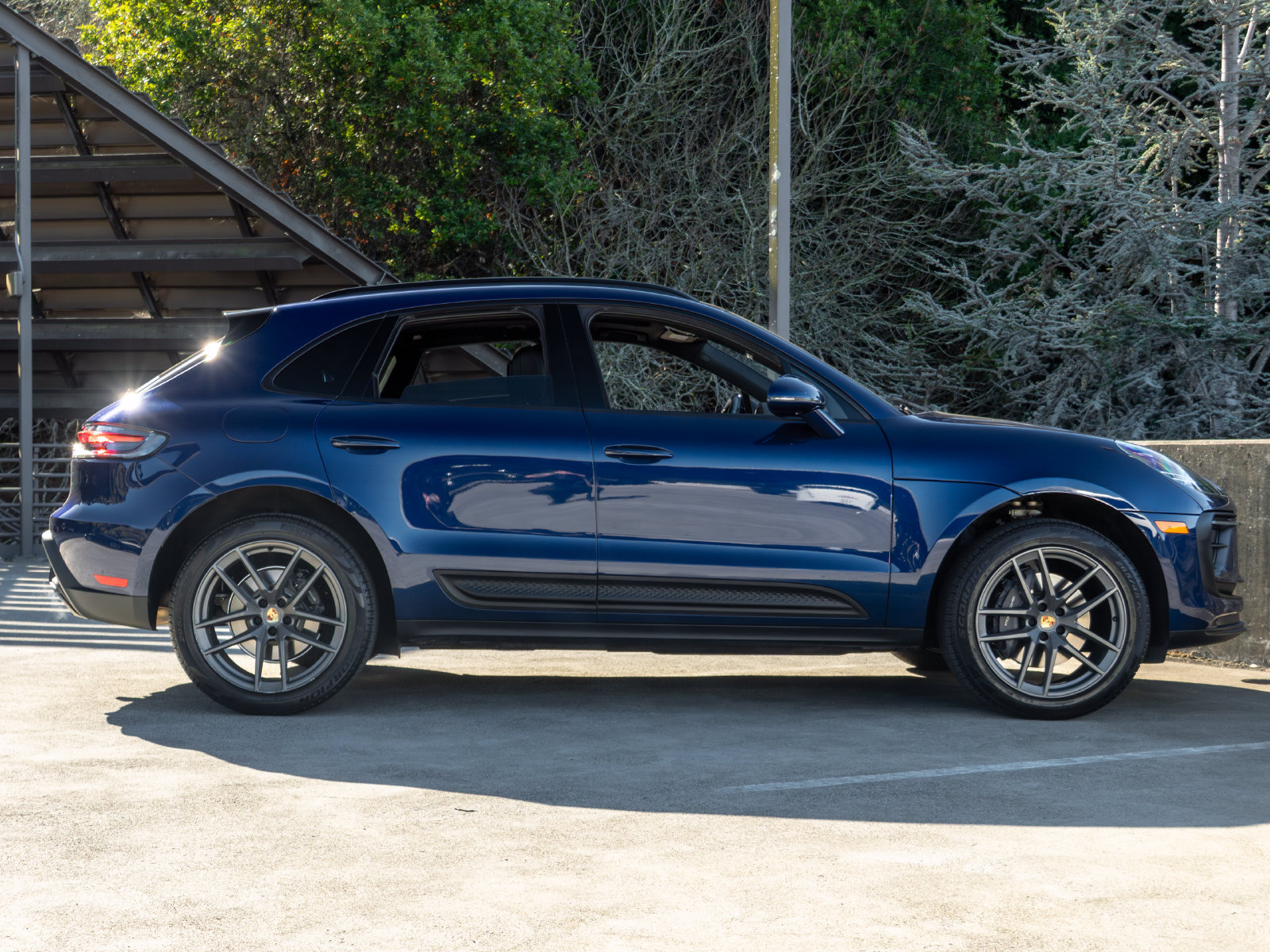 Certified 2026 Porsche Macan AWD/4WD image 12