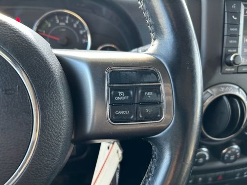 Used 2018 Jeep Wrangler Unlimited Altitude image 16