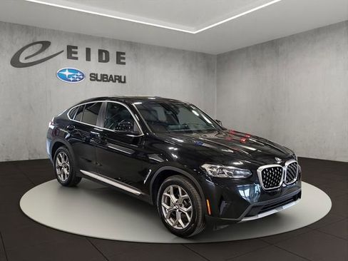 Used 2025 BMW X4 xDrive30i AWD/4WD image 1