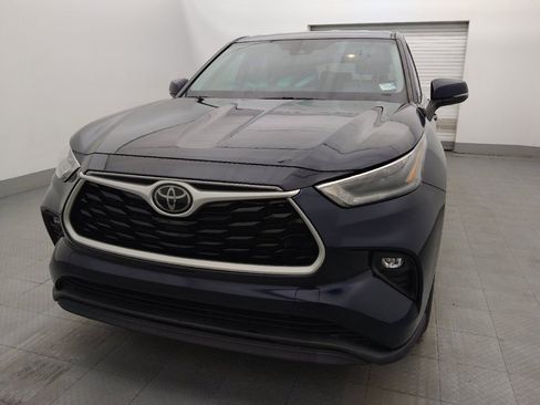Used 2021 Toyota Highlander LE FWD image 15