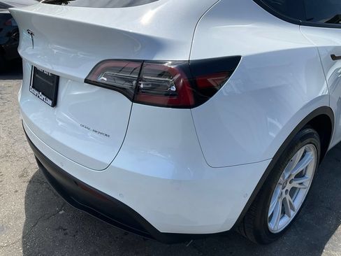 Used 2021 Tesla Model Y Long Range AWD/4WD image 90