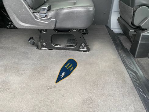 Used 2019 Ford Transit 150 XLT image 37