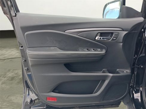 Certified 2025 Honda Ridgeline RTL image 20