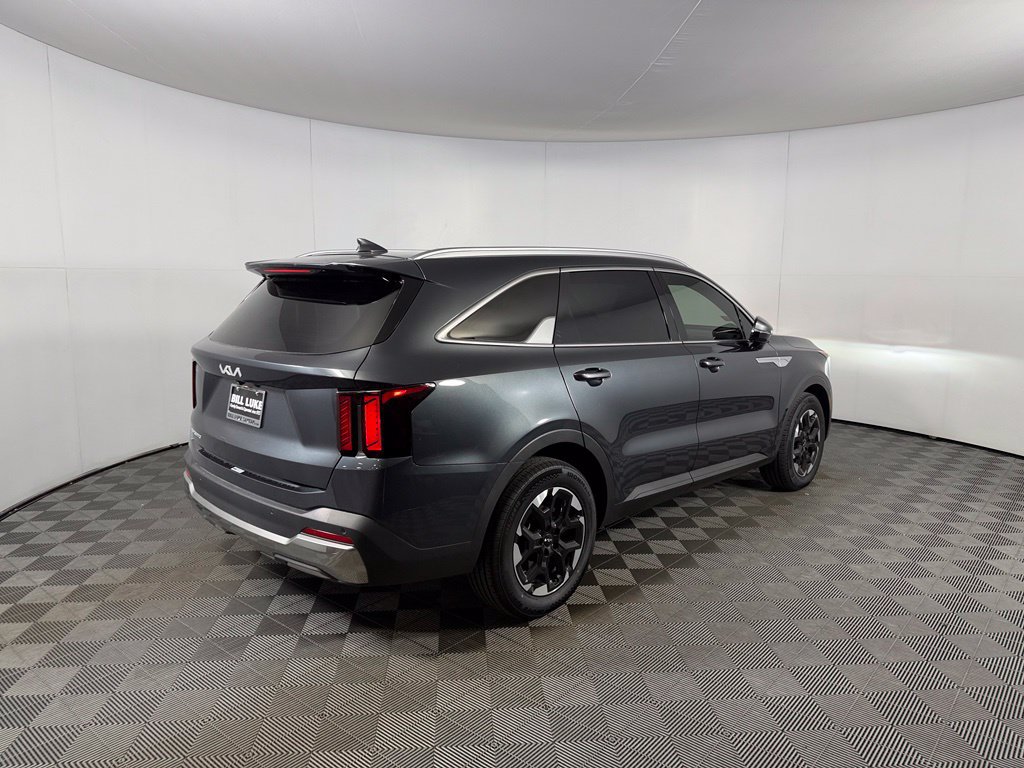 Used 2024 Kia Sorento S w/ Panoramic Sunroof Package FWD image 5