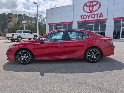 Used 2023 Toyota Camry SE w/ Convenience Package image 2