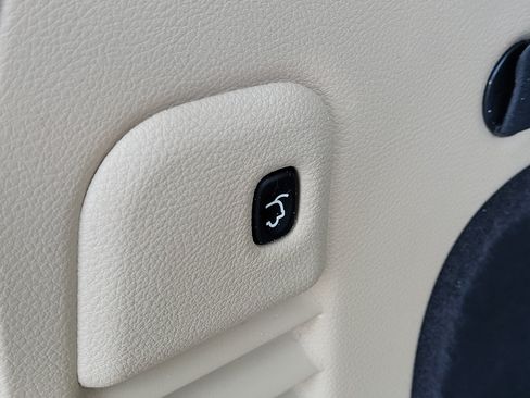 Used 2018 Jeep Grand Cherokee Limited RWD image 9