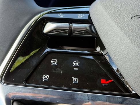 New 2026 Cadillac Vistiq Luxury image 17