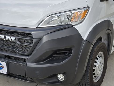 Used 2025 RAM ProMaster 2500 w/ Convenience Group FWD image 9