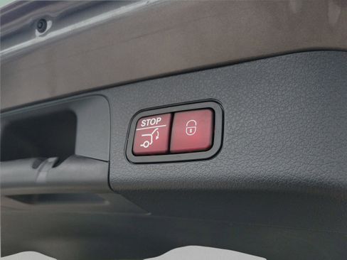 Certified 2026 Mercedes-Benz GLB 250 image 6