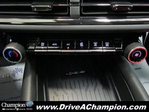 Certified 2025 Chevrolet Equinox EV RS image 32