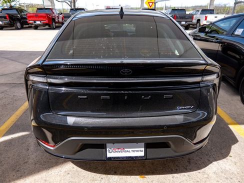 New 2026 Toyota Prius SE image 8