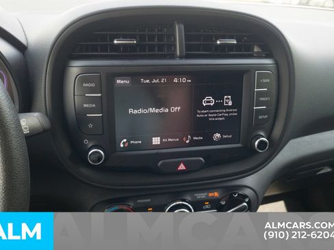 Used 2025 Kia Soul LX w/ LX Technology Package FWD image 8