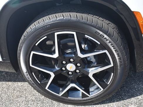 New 2026 Chevrolet Traverse High Country w/ LPO, Floor Liner Package AWD/4WD image 12