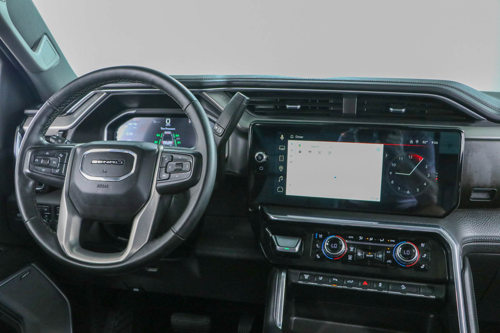 Used 2024 GMC Sierra 2500 Denali AWD/4WD image 18