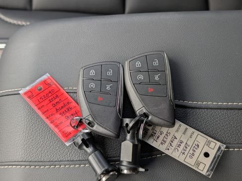 Used 2024 GMC Acadia Denali w/ Super Cruise Package image 42