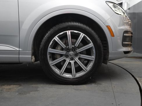 Used 2018 Audi Q7 3.0T Prestige image 20