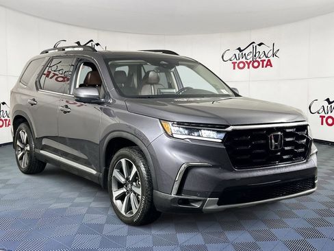 Used 2025 Honda Pilot Elite image 3