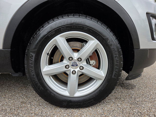 Used 2017 Ford Explorer XLT AWD/4WD image 30