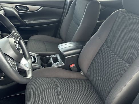 Used 2019 Nissan Rogue Sport S image 14
