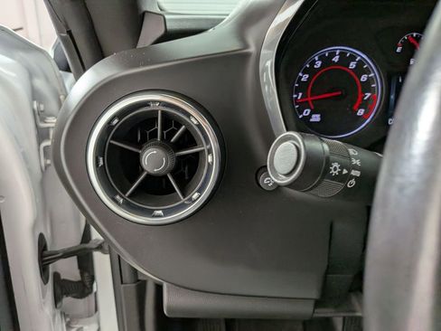Used 2018 Chevrolet Camaro LT RWD image 12