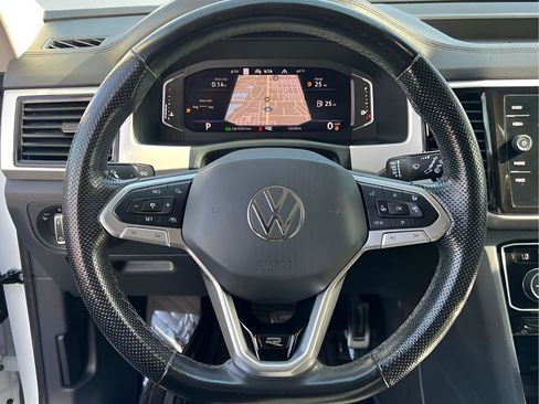 Used 2022 Volkswagen Atlas SEL R-Line AWD/4WD image 40
