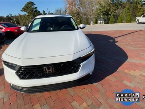 Certified 2024 Honda Accord EX image 4