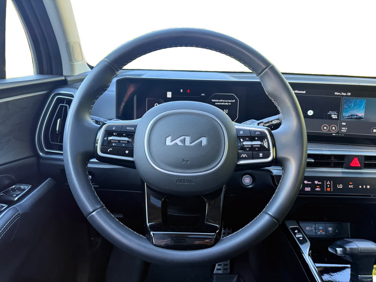 Used 2025 Kia Sorento SX AWD/4WD image 13
