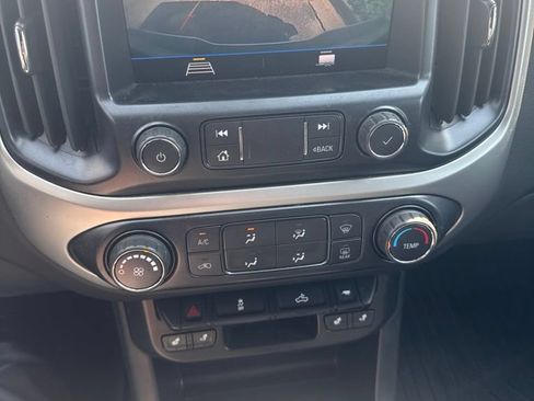 Used 2021 Chevrolet Colorado LT w/ LT Convenience Package AWD/4WD image 4