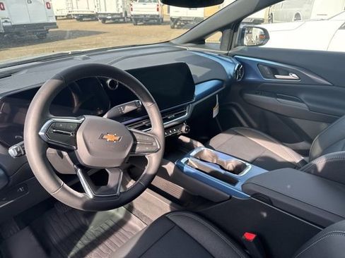 New 2026 Chevrolet Equinox EV LT image 8