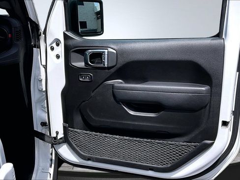 Certified 2025 Jeep Wrangler Unlimited Rubicon w/ Convenience Group AWD/4WD image 14