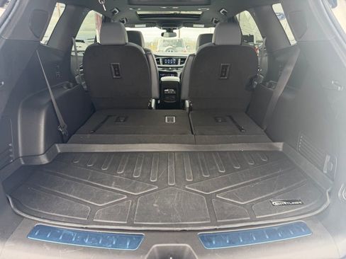 Used 2023 Buick Enclave Essence w/ Experience Buick Package image 7