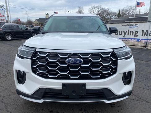 Used 2025 Ford Explorer Platinum w/ LUX Leather Package image 9