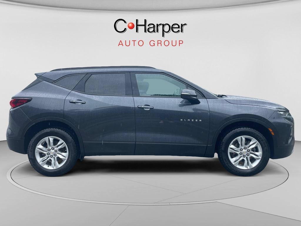 Certified 2022 Chevrolet Blazer LT AWD/4WD image 2