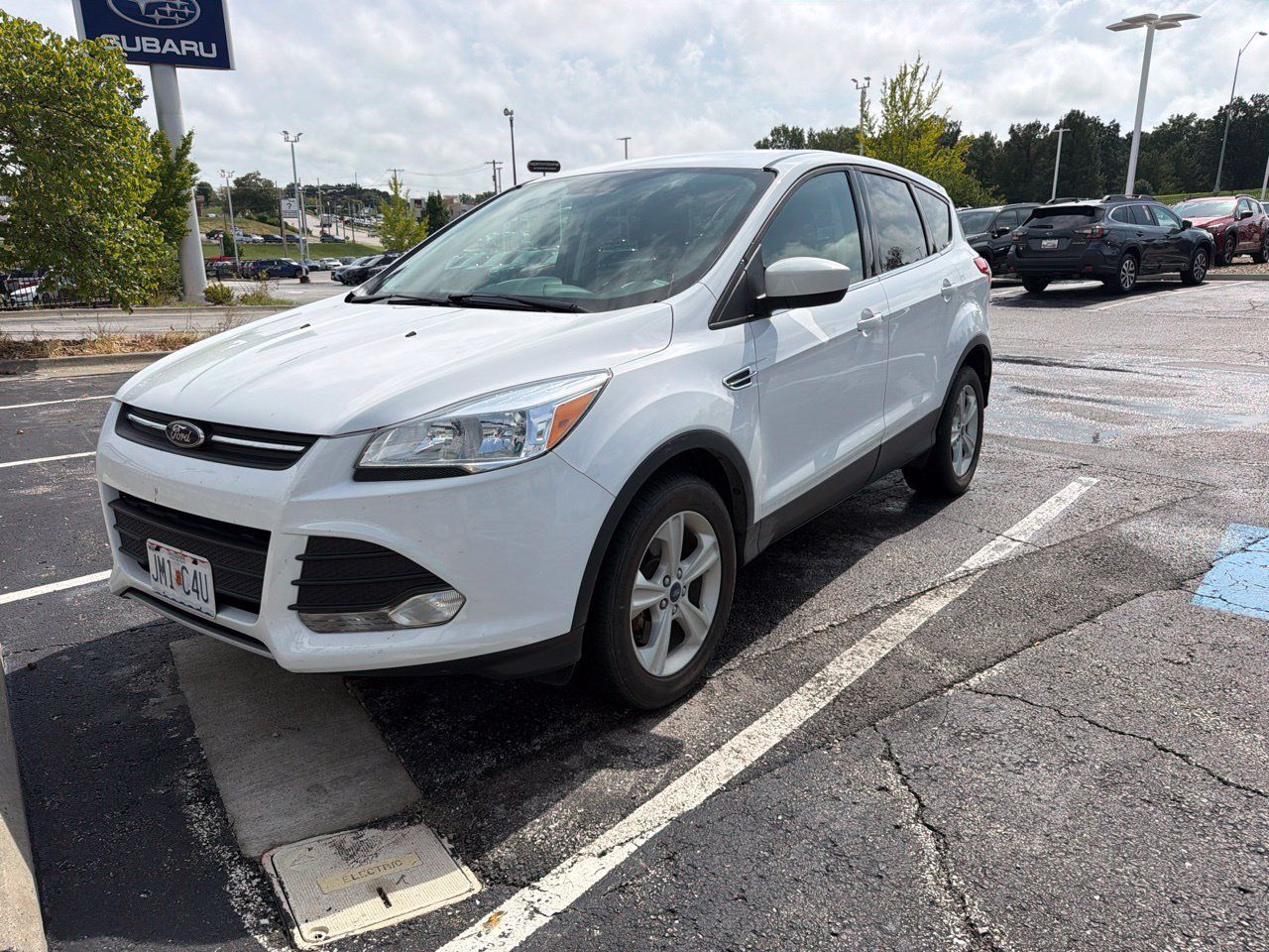 Used 2016 Ford Escape SE w/ SE Cold Weather Package FWD image 2