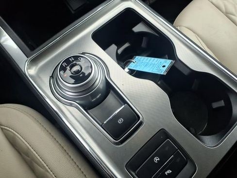 Certified 2023 Ford Edge Titanium AWD/4WD image 22