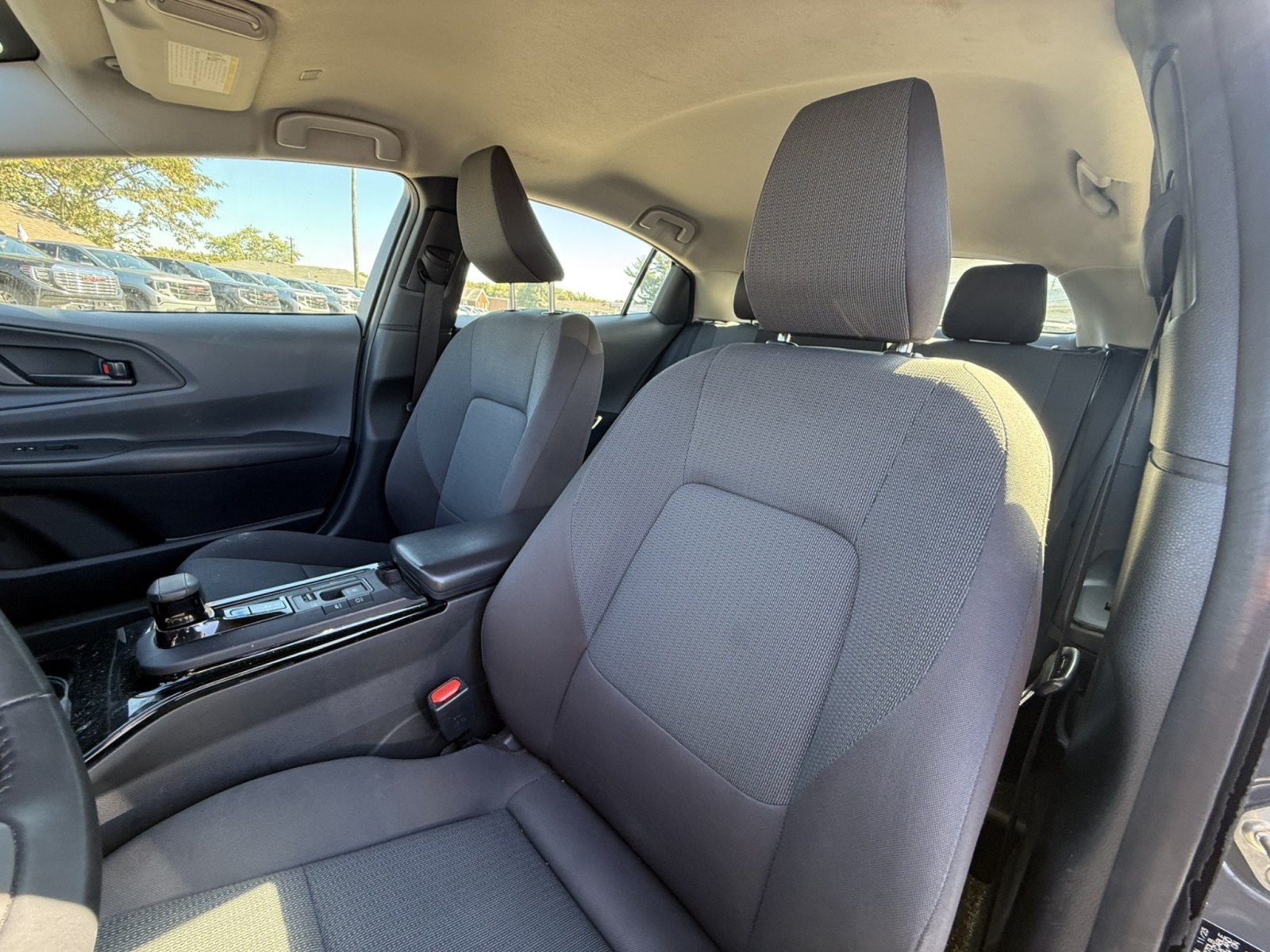 Used 2024 Toyota Prius LE FWD image 9